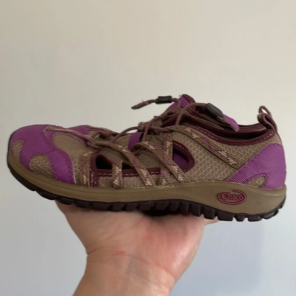 Chaco’s outcross water hiking shoes size 2 purple